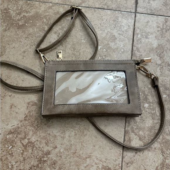 NWOT Elegant Vegan Tan Cell Phone Crossbody Wristlet Bag - Picture 2 of 4